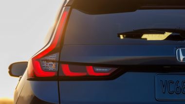 Nuovo Honda CR-V: le prime immagini dei gruppi ottici posteriori