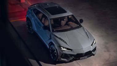 Nuovo Lamborghini Urus S: visuale di 3/4 dall'alto
