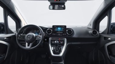 Nuovo Mercedes EQT: gli interni