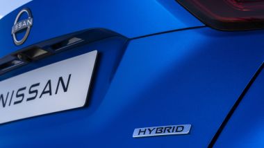 Nuovo Nissan Juke Hybrid: il badge specifico per questa versione