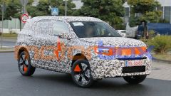 Scheda tecnica e foto spia di nuovo B-SUV Opel Crossland 2024