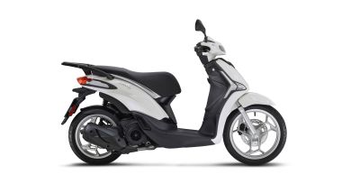 Nuovo Piaggio Liberty 125 2025: vista laterale