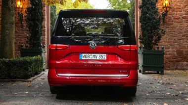Nuovo Volkswagen Multivan eHybrid: visuale posteriore