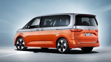 Nuovo Volkswagen Multivan: visuale di 3/4 posteriore
