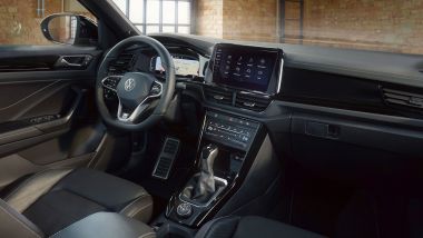 Nuovo Volkswagen T-Roc 2022: gli interni