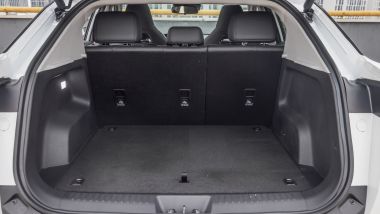 Omoda 5 SHS-H: il vano bagagli modulabile da 442 a 1.149 litri