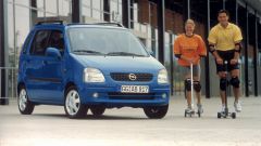 20 anni fa Opel presentava la piccola monovolume Agila. La storia, le foto