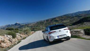 Opel Astra mild hybrid: i prezzi partono da 31.900 euro