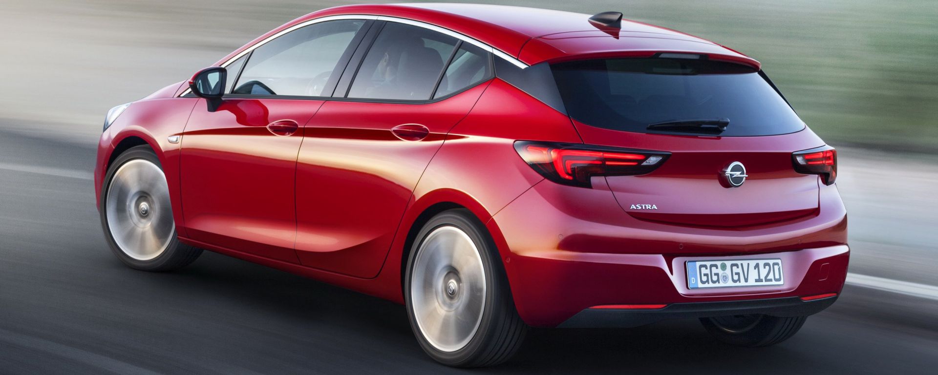 Nuova Opel Astra, dal 2021 anche ibrida ed elettrica su pianale PSA - MotorBox