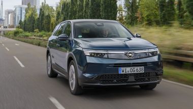 Opel Grandland Hybrid: prezzi da 35.500 euro