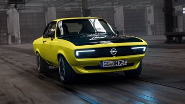 Opel Manta GSe: visuale di 3/4 anteriore