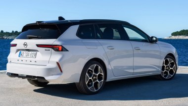 Opel STX Concept: anticipa una futura wagon, qui l'Astra Sports Tourer