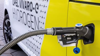 Opel Vivaro a idrogeno: produzione interrotta