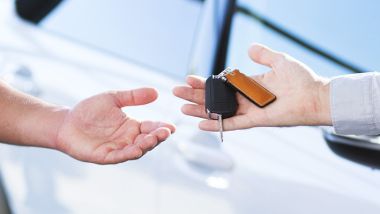 Ora puoi prestare l'auto anche... da remoto