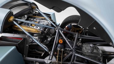 Pagani Huayra Coda Lunga: il V12 da oltre 850 CV ''abbracciato'' dalla struttura in tubi