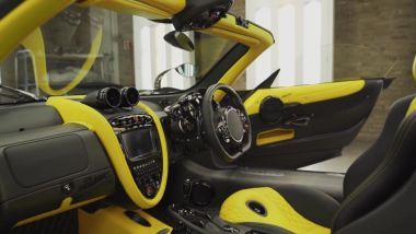 Pagani Huayra Roadster: gli interni bicolore