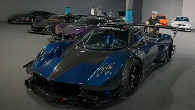 Pagani Zonda R Evo: Devin del canale YouTube Fastrrr e la supercar sono in ottima compagnia