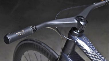 Pard Design ESTREMA: dettaglio del manubrio KXF in fibra di carbonio