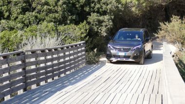 Peugeot 5008 2.0 BlueHDi EAT8 GT: un passaggio in off-road