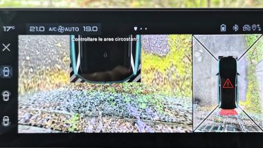 Peugeot 5008 Hybrid, cosa si vede dalle telecamere di manovra