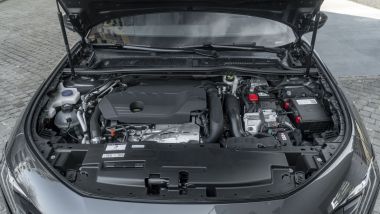 Peugeot 508 SW plug-in hybrid: il motore PureTech eroga 150 CV