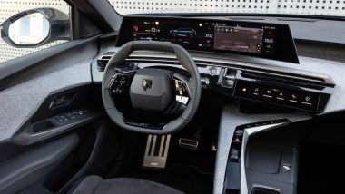 Peugeot E-3008 e il suo caratteristico mini-volante