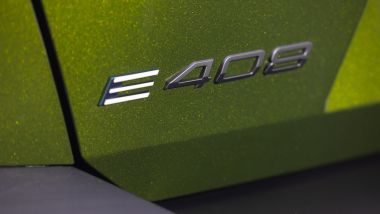 Peugeot E-408 con 456 km di autonomia