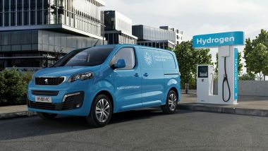 Peugeot e-Expert Hydrogen: il furgone a idrogeno plug-in si ferma ai box