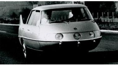 Pininfarina Model X durante una prova su strada
