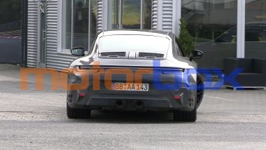Porsche 911 2023: il facelift della coupé impegnata an Nurburgring