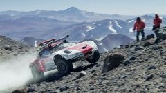 Porsche 911 a e-fuel, il video della scalata record di un vulcano