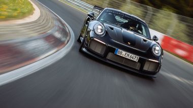 Porsche 911 GT2 RS: visuale frontale