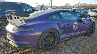 Porsche 911 GT3 RS 991.1: all'asta un esemplare incidentato ma riparabile facilmente