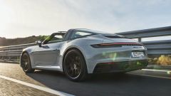 Nuova Porsche 911 GTS: coupé, cabriolet e targa. Motori, prezzo. Il video
