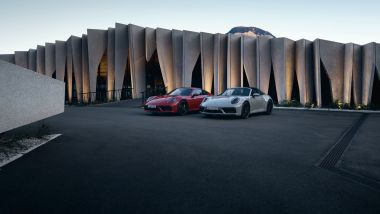 Porsche 911 GTS 2021: le versioni Targa e Coupé assieme