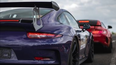 Porsche 911: in germania si usano i PS - foto di Damian Ocrhymowicz via Unsplash