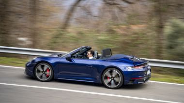 Porsche 911: l'impareggiabile piacere di guidare col vento fra i capelli