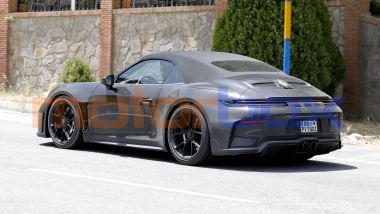 Porsche 911 Speedster: avvistato un muletto durante i collaudi dinamici in Spagna