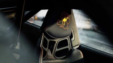 Porsche 911 S/T Sonderwunsch: i sedili personalizzati con il ricamo delle piste e il cammello