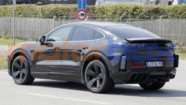 Porsche Cayenne Coupé EV: il SUV sportivo elettrico avvistato nella sua veste definitiva