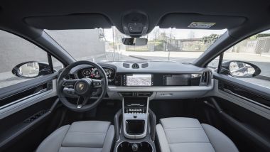 Porsche Cayenne e-hybrid, la plancia