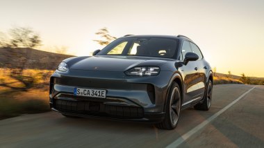 Porsche Cayenne Electric: autonomia fino a 642 km per la standard e 623 km per la Turbo