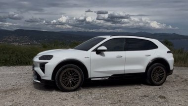 Porsche Cayenne Electric: il SUV tedesco in versione Turbo, protagonista del test drive