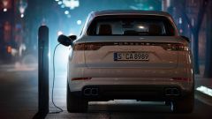 Porsche Cayenne elettrica nel 2026, SUV coupé EV 7 posti nel 2027