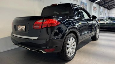 Porsche Cayenne S pickup: il SUV tedesco del 2011 trasformato e in vendita in Nuova Zelanda