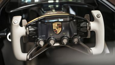 Porsche Mission X concept, il volante di tipo aperto