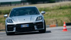 Porsche Panamera Turbo con sospensioni Active Ride: prova in pista