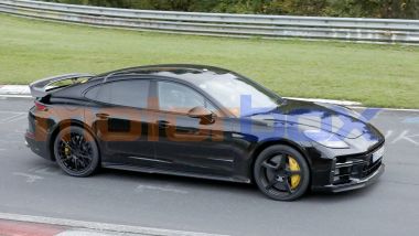Porsche Panamera Turbo GT: cambiano i paraurti e potrebbe arrivare un motore più potente