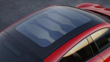 Porsche Taycan GTS: il tetto panoramico che diventa opaco
