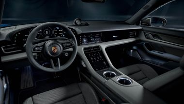 Porsche Taycan Sport Turismo: gli interni